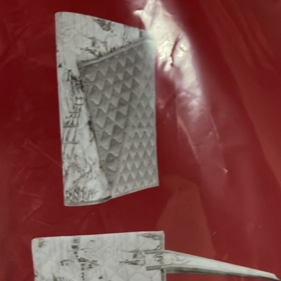 The holiday collection full/queen four piece quilt set new with tags - Picture 7 of 9